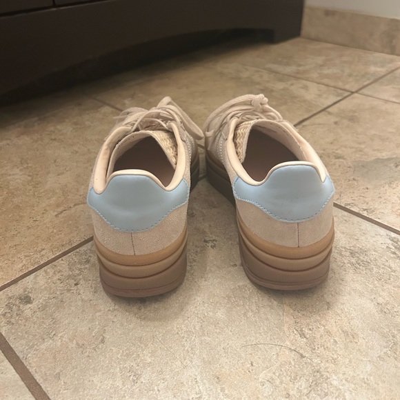 adidas Gazelle Sneakers in Cream and Blue - Picture 3 of 10